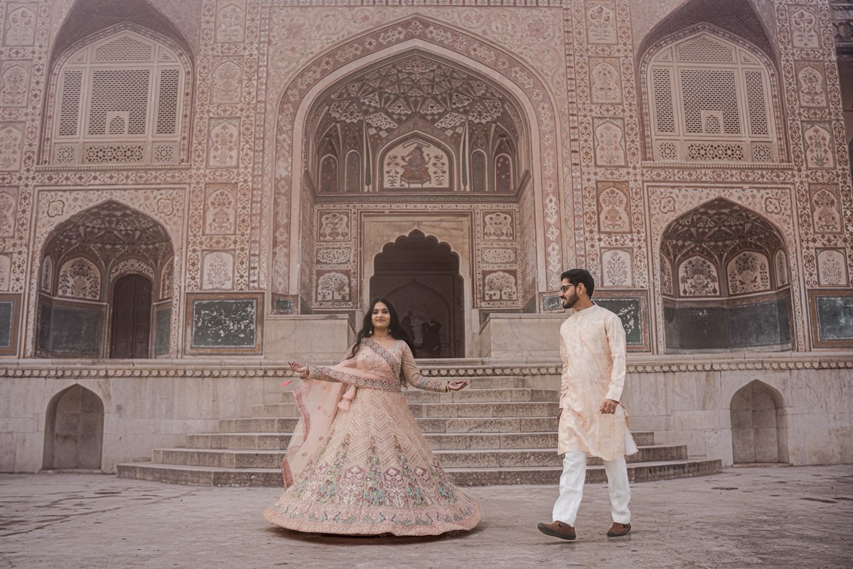 Regal Aura Pre-Wedding